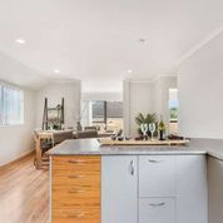 61a Bradbury Road Botany Downs_2