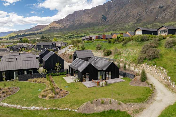 7 Mckenzies Shute Jacks Point_24