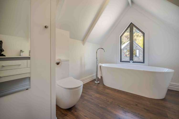 6890 Christchurch Akaroa Road Takamatua_41