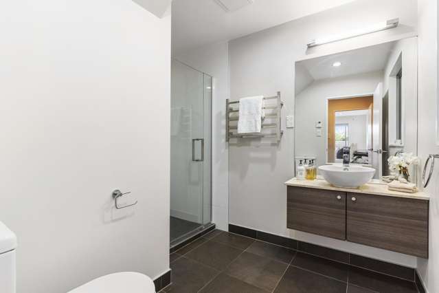 9/8 Wilk Lane Browns Bay_4