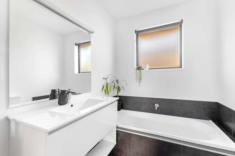 1 Rehua Place Waiwhakaiho_20