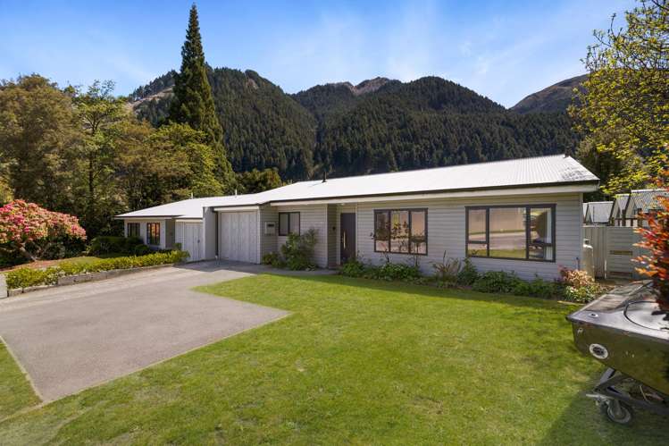66A and 66B Robins Road Queenstown_13