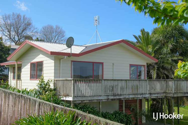 8 Koutunui Road Athenree_15