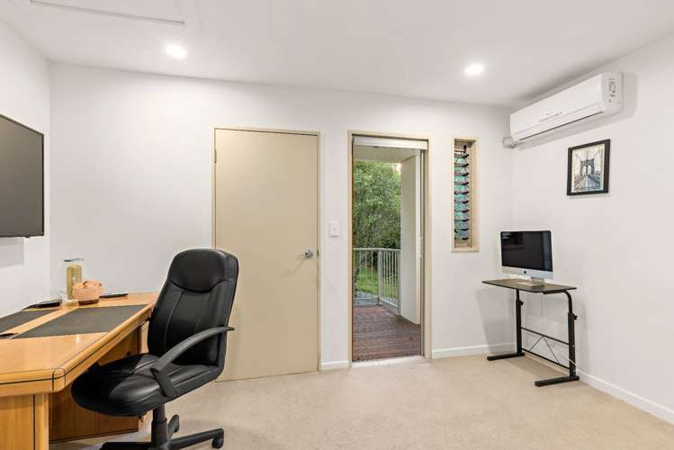 5 Oakford Park Crescent Greenhithe_20