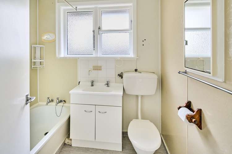 14 Boyd Grove Naenae_5