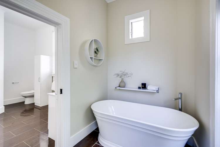 12 Hadfield Terrace Bluff Hill_13