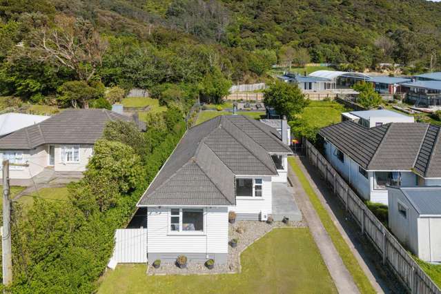 203 Wellington Road Wainuiomata_4