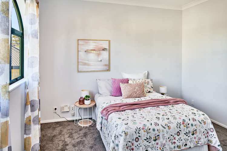 18 Chippenham Grove Churton Park_10