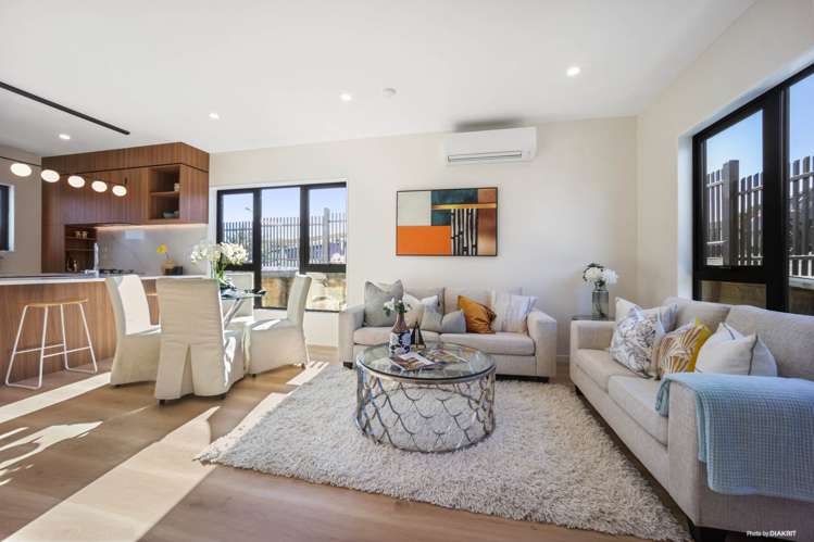 45A&B Commodore Drive_4