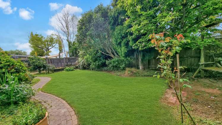 10 Iles Road Lynmore_19