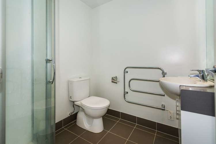 C16/71 Spencer Road Oteha_13