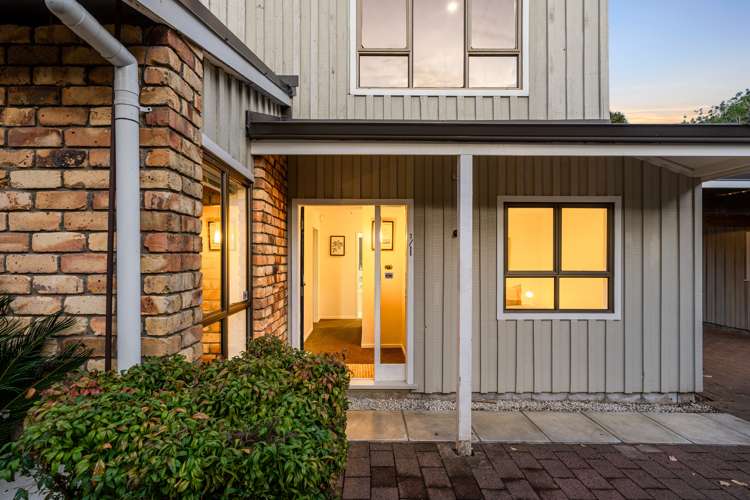 2/1 Totara Grove Hillcrest_30