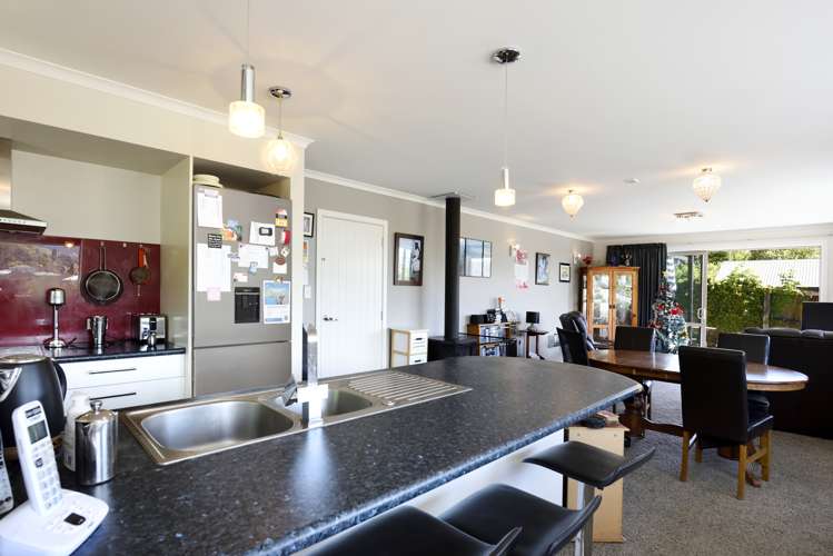 69 Washbourn Drive Richmond_2