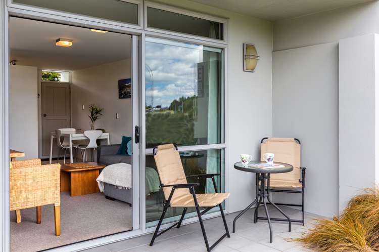 1/300 Lake Terrace Taupo_6