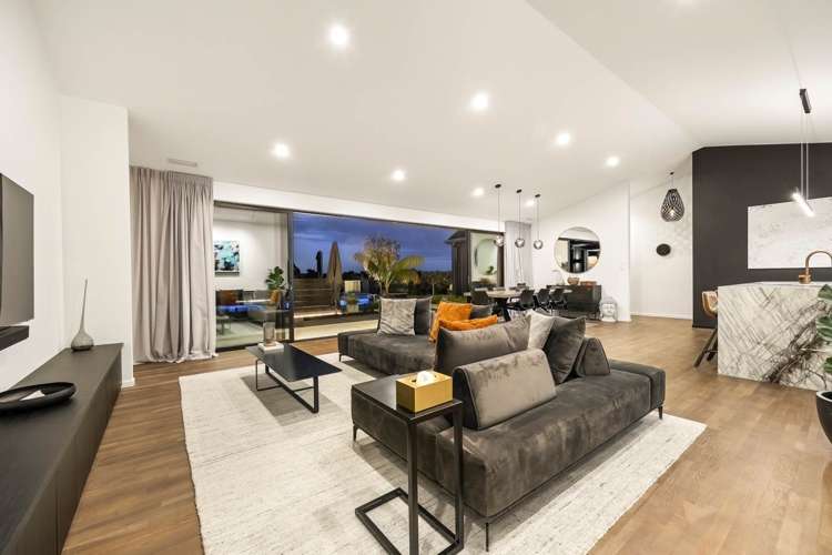 40 Diamond Lane Riverhead_12