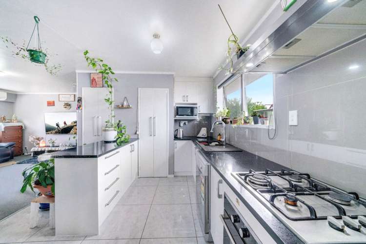 2/12 George Street Mangere East_5