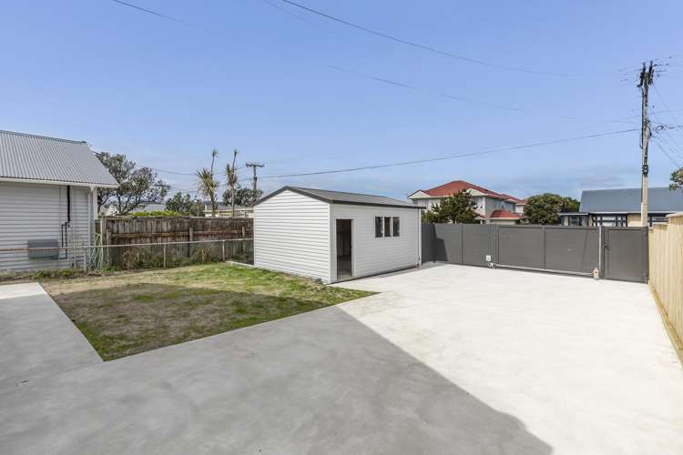 124 Apu Crescent Lyall Bay_8