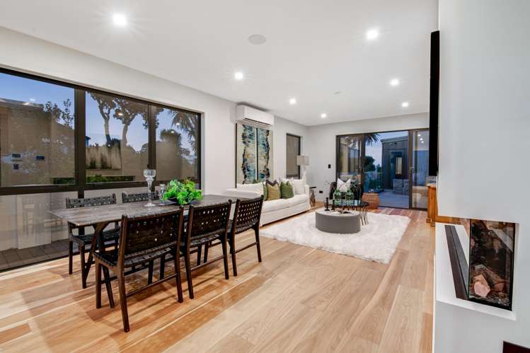 18b The Esplanade Eastern Beach_13