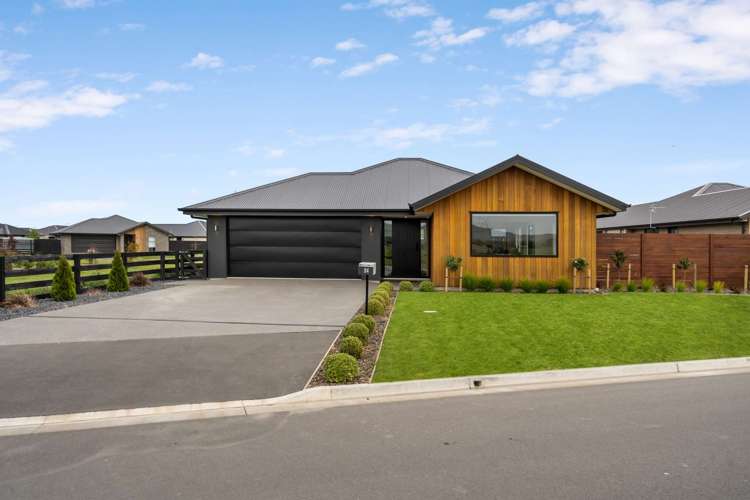 84 Oaks Drive_0