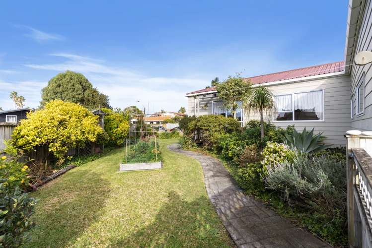 6 Lillian Place Orewa_23
