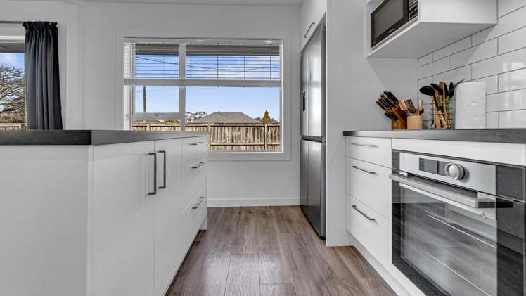 32 Bentley Street Russley_7