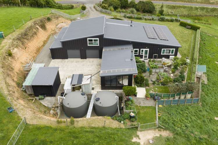 165 Albert Road Tokomaru_41
