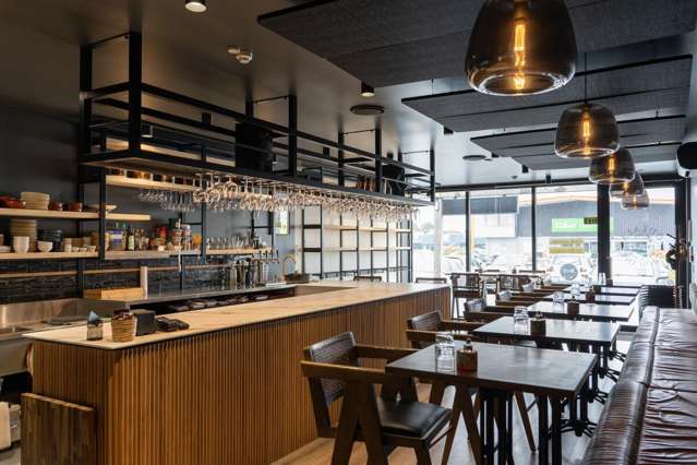 Shop 4, 1027 Ferry Road Ferrymead_2