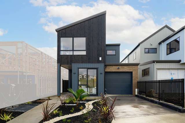 Contemporary Brand New 4 Bedroom Home