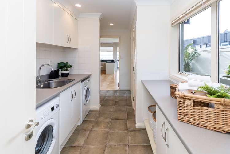 70 Bramley Drive Farm Cove_11