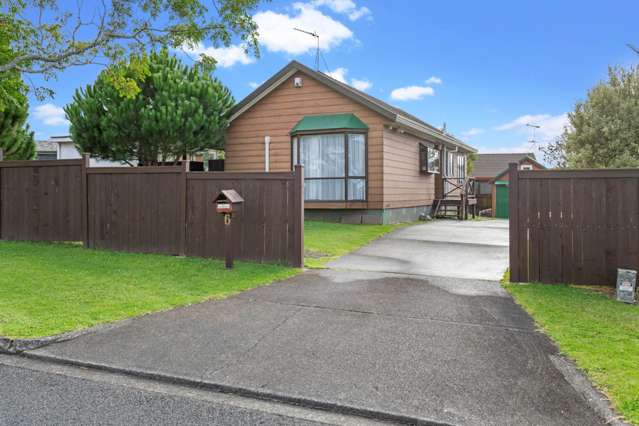 6 Coubray Place Botany Downs_2