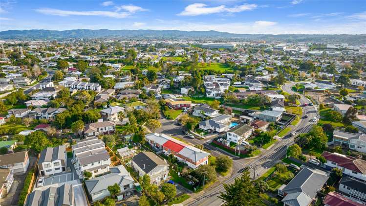 2/61 Royal View Road Te Atatu South_32