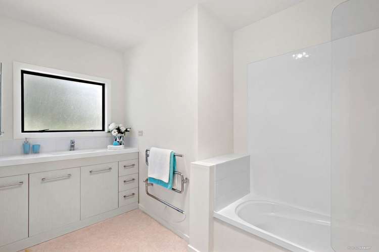 9a Stephen Lysnar Place Hillsborough_17