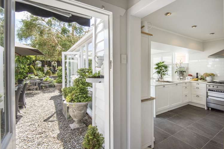 10 Queens Parade Devonport_4