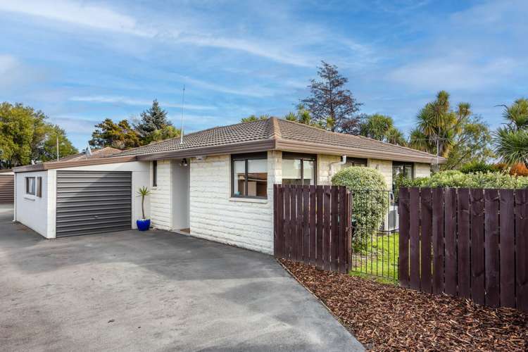 2/64 Neill Street Hornby_11