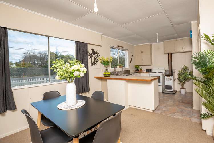 404 High Street South Carterton_9