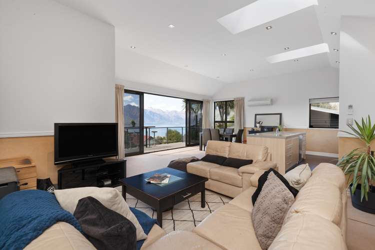 22 Greenstone Place Fernhill/Sunshine Bay_9