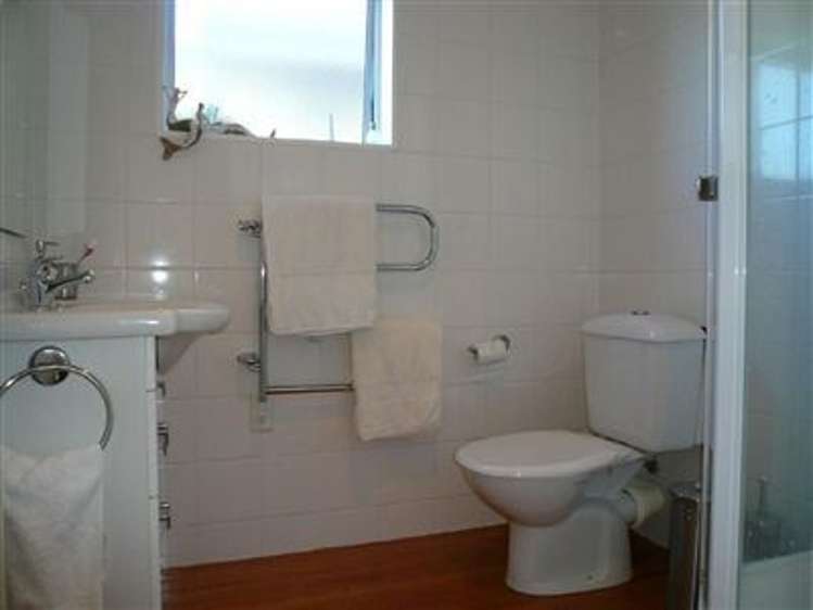 3/241 Hurstmere Road Takapuna_8