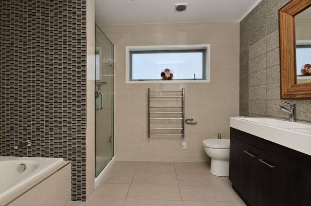 235g Titirangi Road Titirangi_3