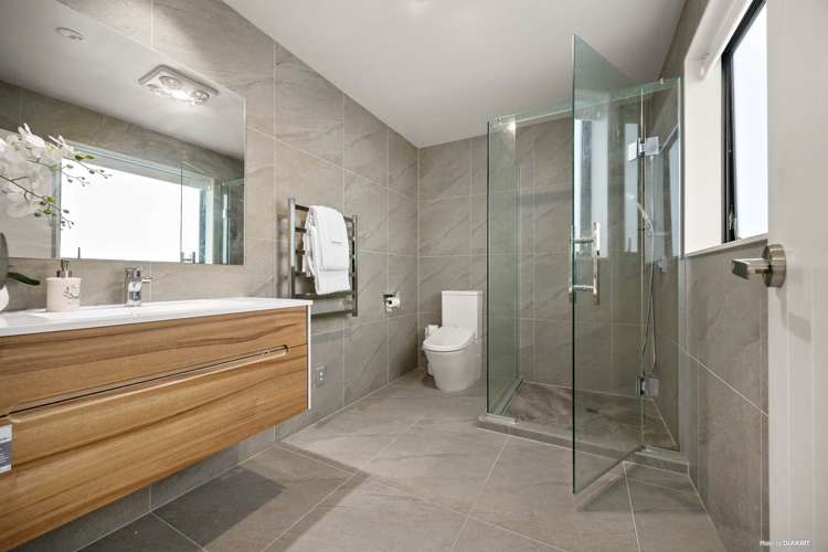 5 Christella Street Flat Bush_13