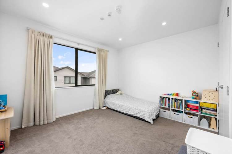 8 Peony Mews Oteha_13