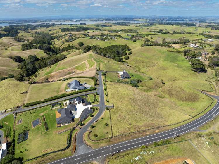 2 Chelsea Lee Lane Pollok_14