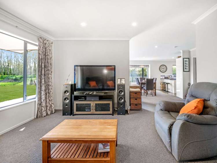 21 Collins Drive Waikuku Beach_9