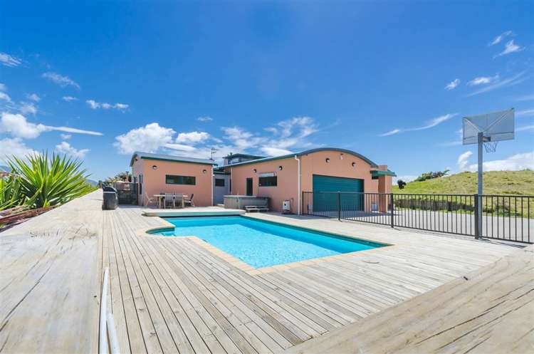 160 Milne Drive Paraparaumu_2