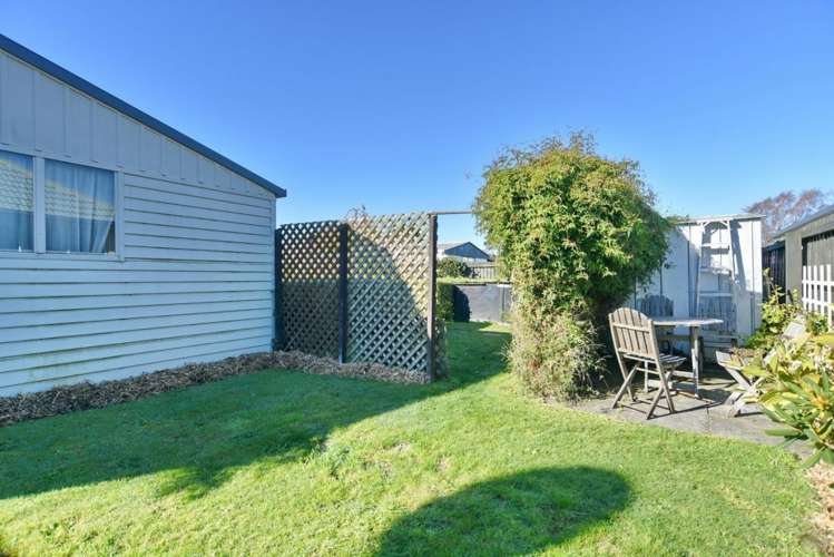372 Breezes Road Aranui_13