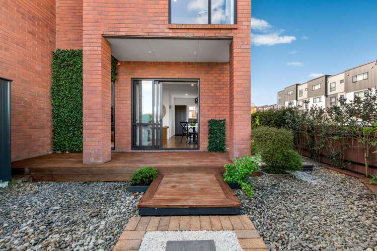 28 Treeline Lane Flat Bush_15