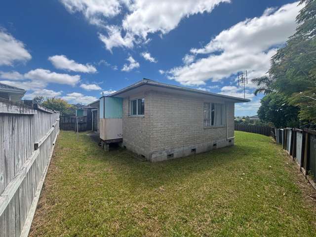  2/8 Darlington Place Glendene_1