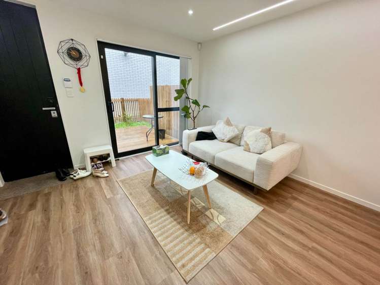 7/7 Broadview Place Howick_1