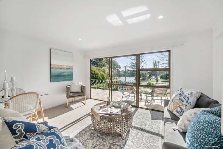 2/918 Beach Road Waiake_10