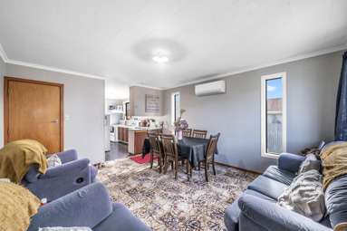 4/90 Balmoral Drive_2