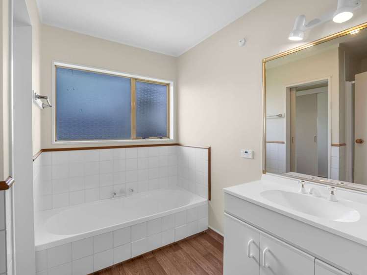 3 Kirkcaldie Grove Levin_24